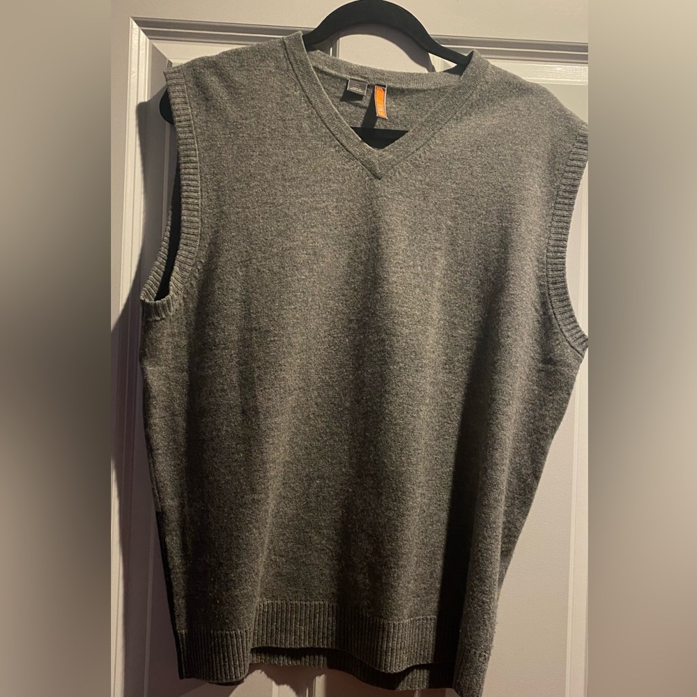 CBK Men’s Gray Sweater Vest Sz L